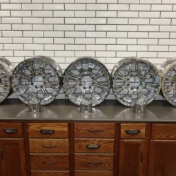 2003-2009 Hummer H2 20x10 Motto MT700 Wheel Set x5 8x165.1