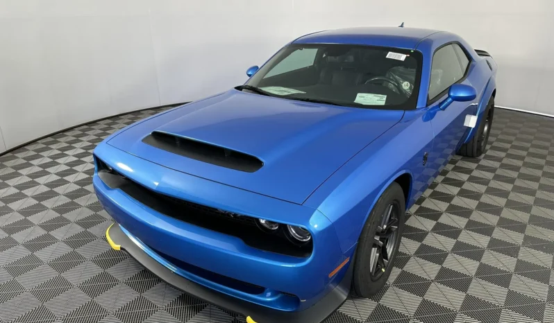 
								11-Mile 2023 Dodge Challenger SRT Demon 170 full									
