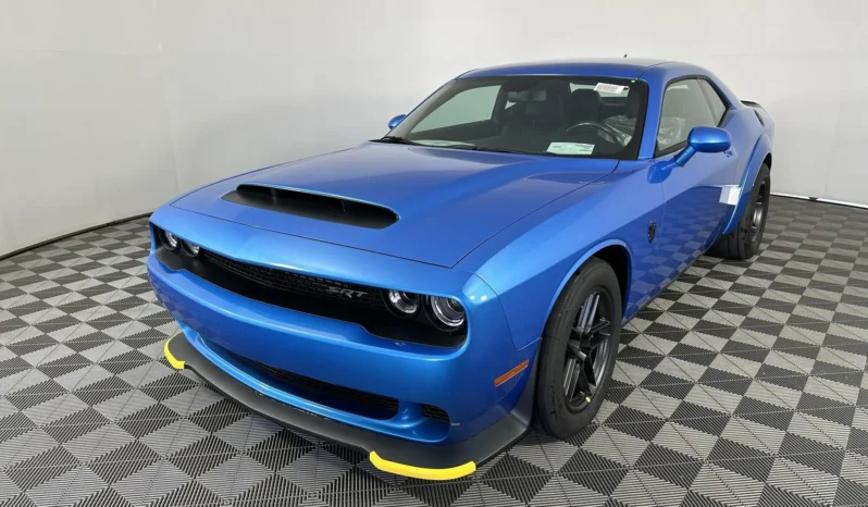 
								11-Mile 2023 Dodge Challenger SRT Demon 170 full									