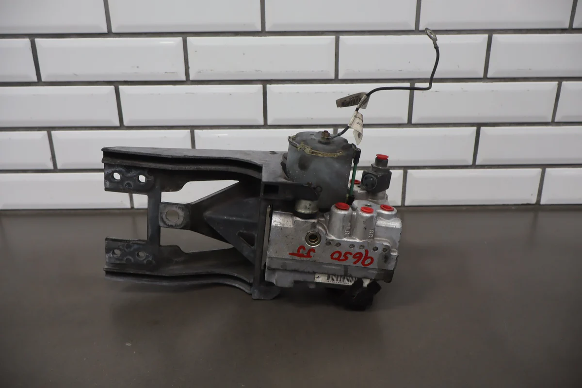 1998-2000 Chevrolet Corvette ABS Brake Unit 09367071 OEM - Image 2