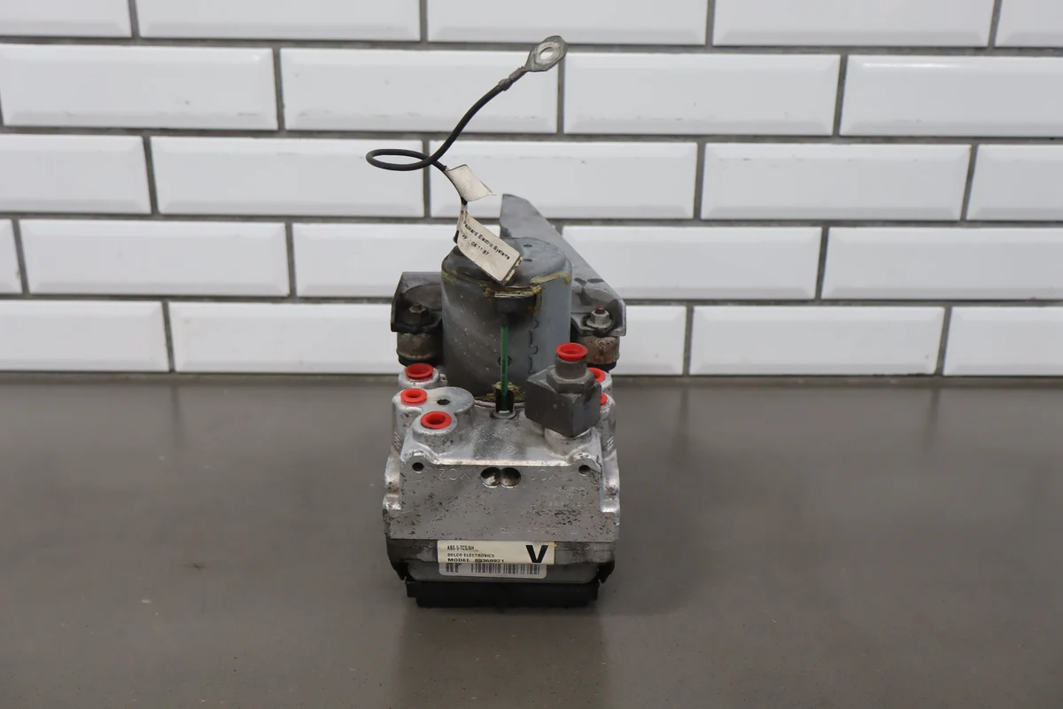 1998-2000 Chevrolet Corvette ABS Brake Unit 09367071 OEM - Image 10