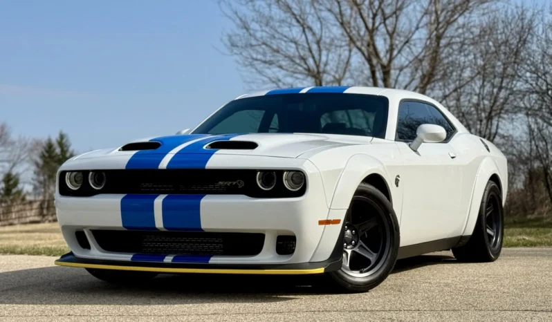
								445-Mile 2021 Dodge Challenger SRT Super Stock full									