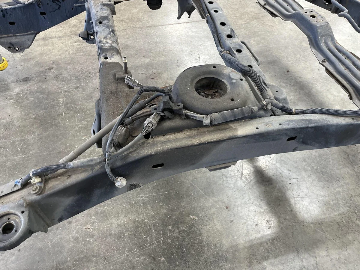2003-04/2005 Lexus LX470 Full Frame *Surface Rust/Light Weathering* - Image 4