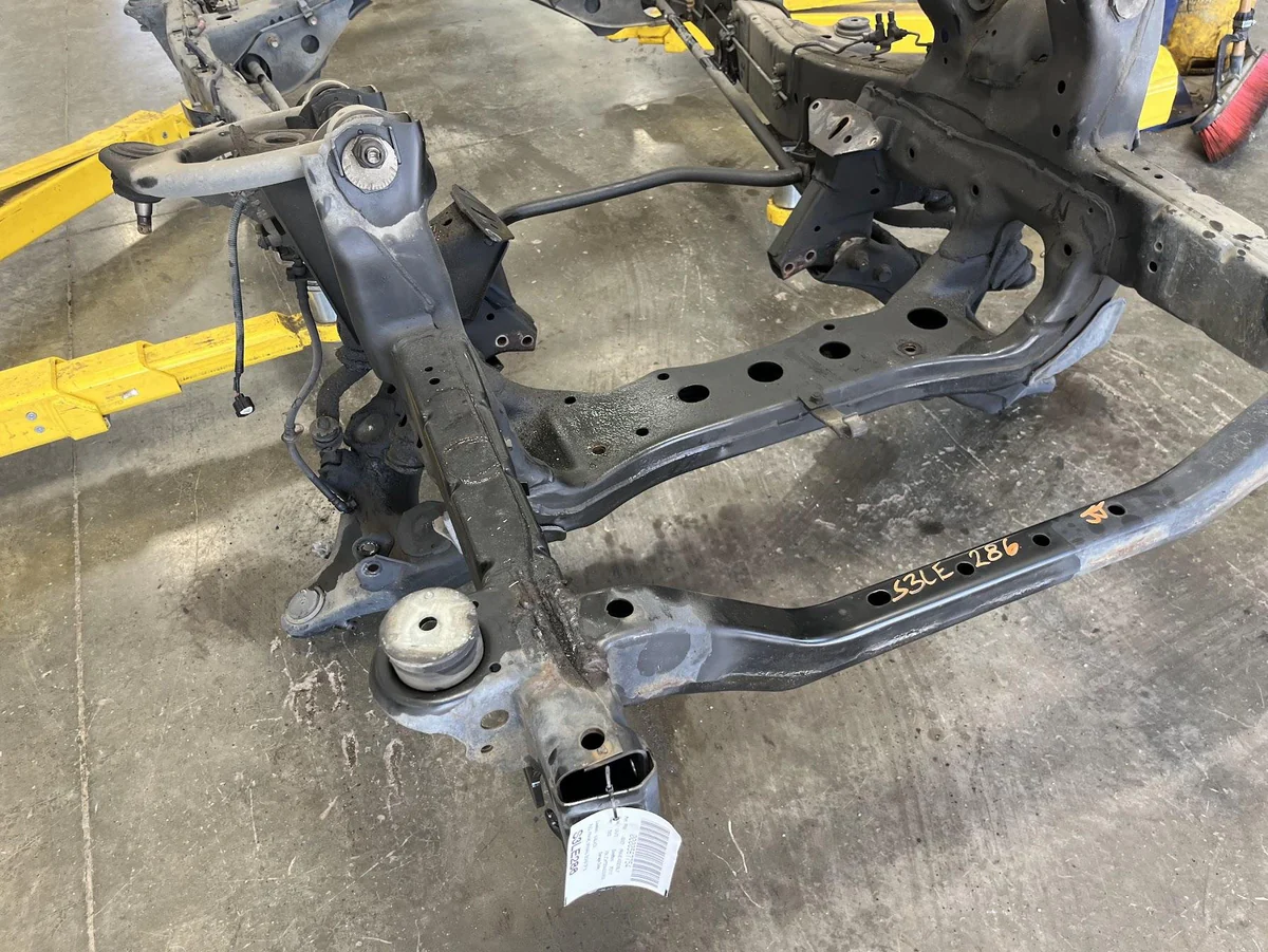 2003-04/2005 Lexus LX470 Full Frame *Surface Rust/Light Weathering* - Image 3