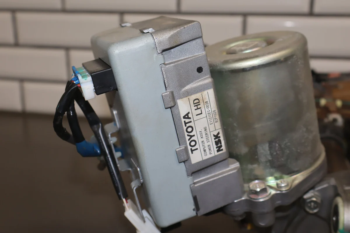 2012 Toyota Sienna XLE Steering Column - Image 3