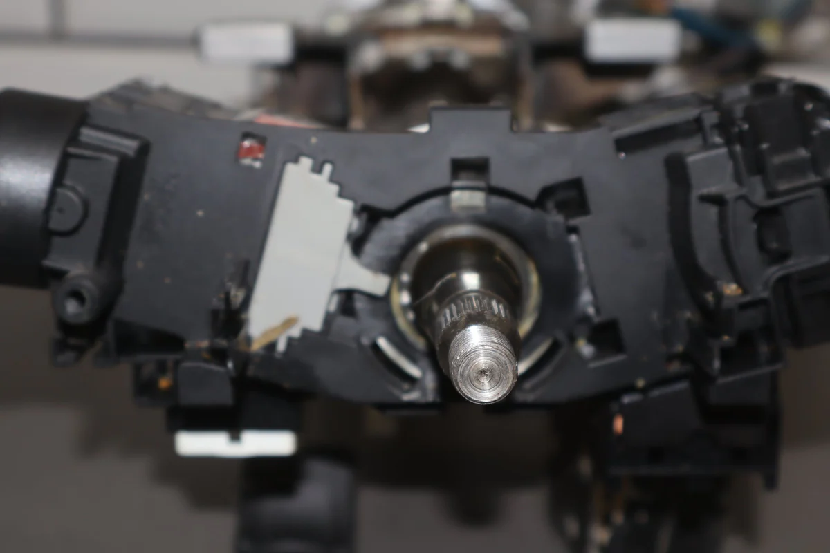 2012 Toyota Sienna XLE Steering Column - Image 4