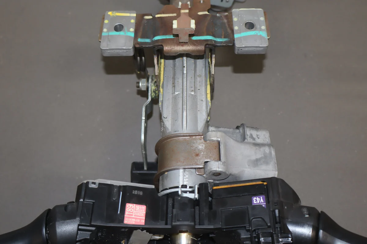 2012 Toyota Sienna XLE Steering Column - Image 6