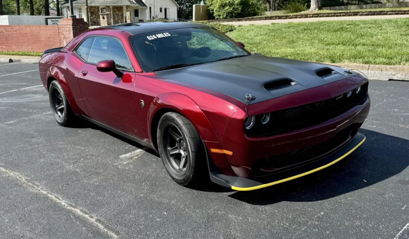 
								674-Mile 2023 Dodge Challenger SRT Super Stock full									